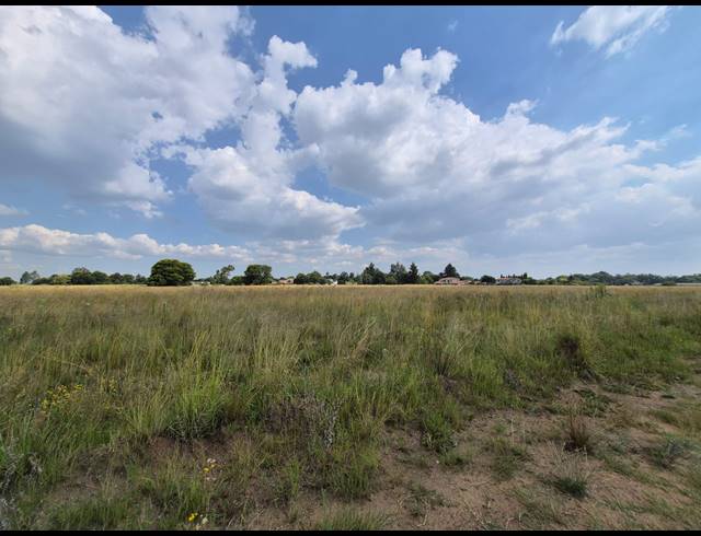 2,074M² VACANT LAND FOR SALE IN VAALPARK